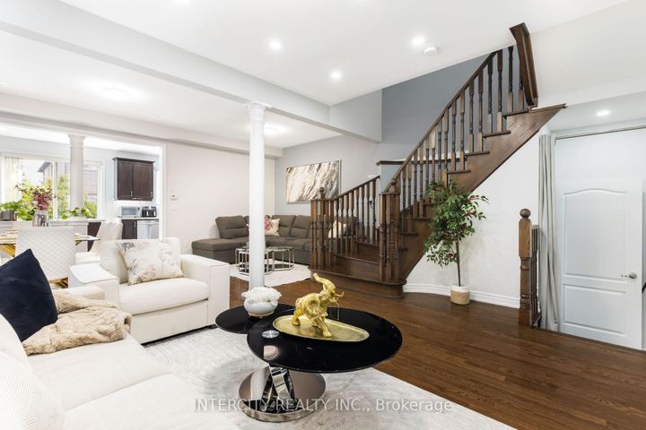 Photo 6 at 20 Vanderpool Crescent, Bram East, Brampton