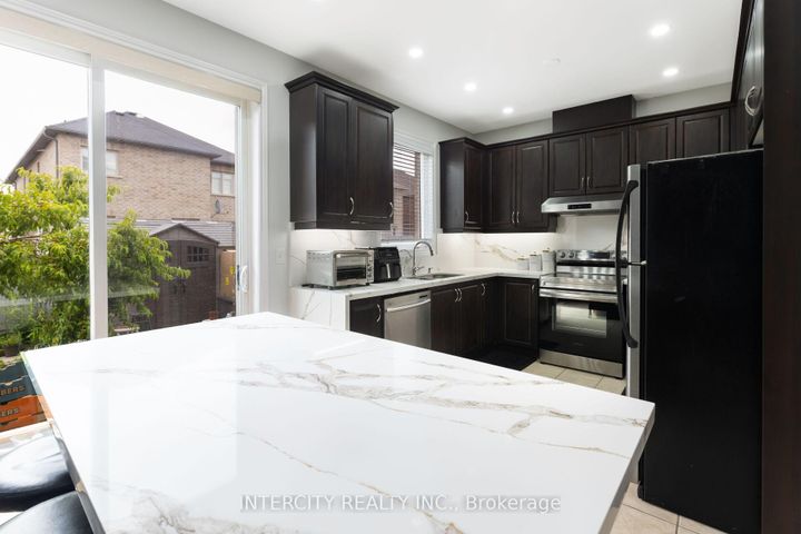 Photo 17 at 20 Vanderpool Crescent, Bram East, Brampton