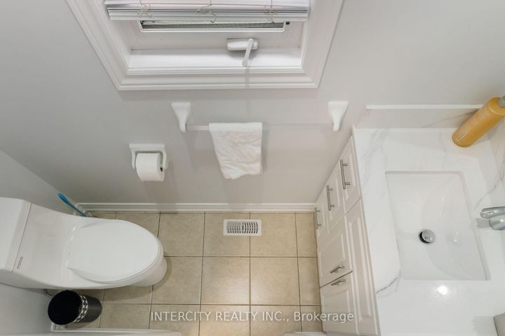 Photo 18 at 20 Vanderpool Crescent, Bram East, Brampton