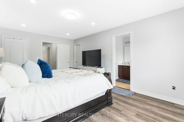Photo 23 at 20 Vanderpool Crescent, Bram East, Brampton
