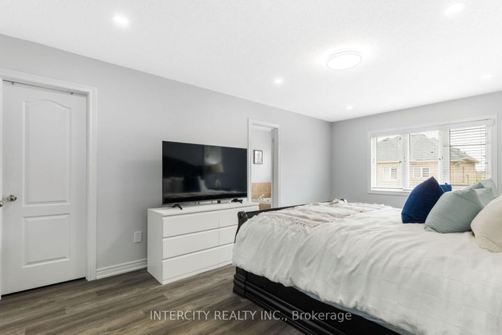 Photo 24 at 20 Vanderpool Crescent, Bram East, Brampton
