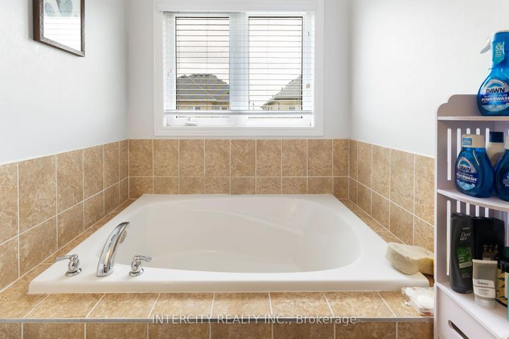 Photo 28 at 20 Vanderpool Crescent, Bram East, Brampton