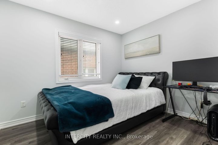 Photo 32 at 20 Vanderpool Crescent, Bram East, Brampton