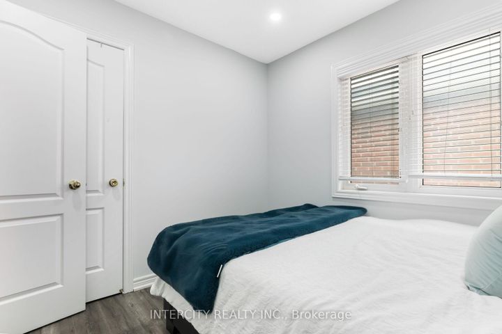 Photo 35 at 20 Vanderpool Crescent, Bram East, Brampton