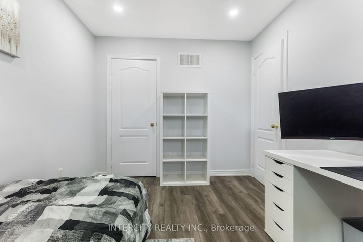 Photo 39 at 20 Vanderpool Crescent, Bram East, Brampton