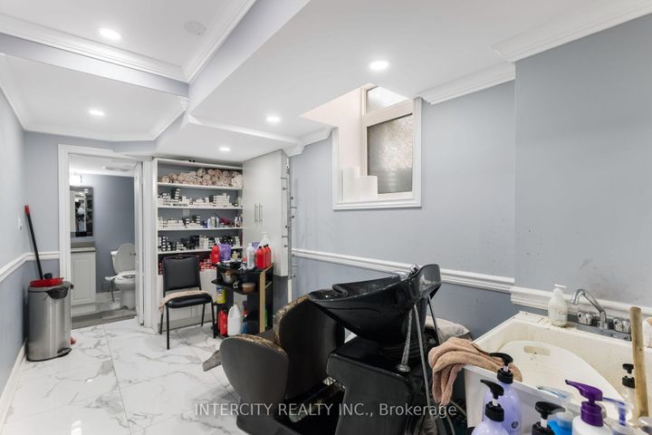 Photo 45 at 20 Vanderpool Crescent, Bram East, Brampton