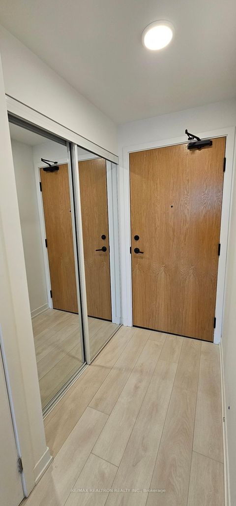 Photo 4 at 432 - 7950 Bathurst Street, Beverley Glen, Vaughan
