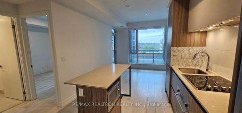 Photo 7 at 432 - 7950 Bathurst Street, Beverley Glen, Vaughan