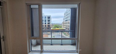 Photo 10 at 432 - 7950 Bathurst Street, Beverley Glen, Vaughan