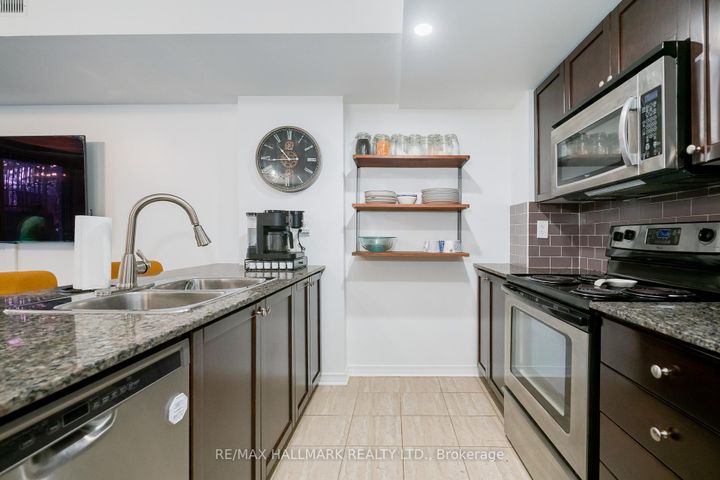 Photo 8 at 113 - 20 Foundry Avenue, Junction, Toronto