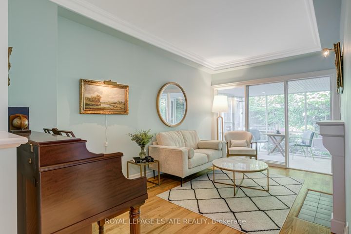 Photo 6 at 5 Woodstock Place, South St. James Town, Toronto