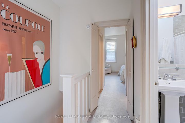 Photo 23 at 5 Woodstock Place, South St. James Town, Toronto