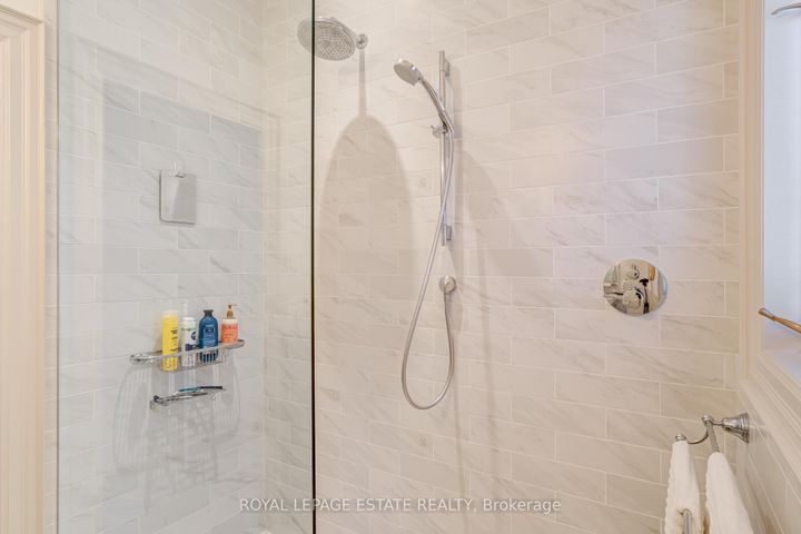 Photo 32 at 5 Woodstock Place, South St. James Town, Toronto