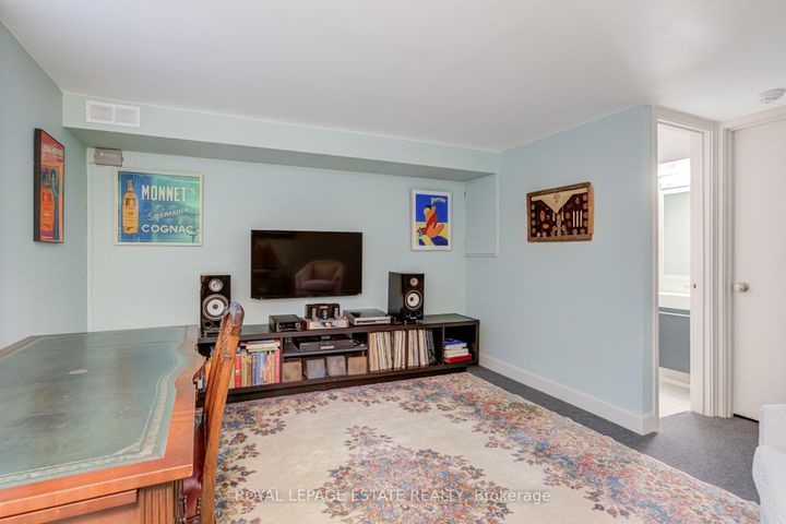 Photo 41 at 5 Woodstock Place, South St. James Town, Toronto