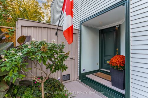 Photo 3 at 5 Woodstock Place, South St. James Town, Toronto