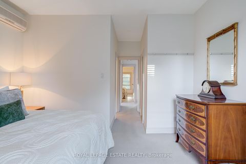 Photo 27 at 5 Woodstock Place, South St. James Town, Toronto