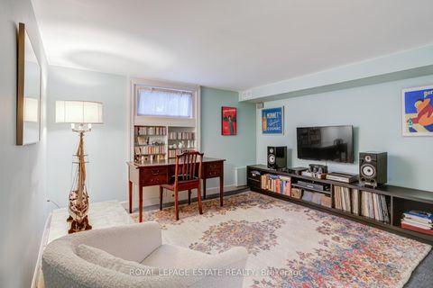 Photo 37 at 5 Woodstock Place, South St. James Town, Toronto