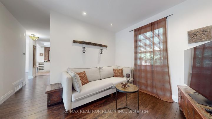 Photo 10 at 819 Melton Drive, Lakeview, Mississauga