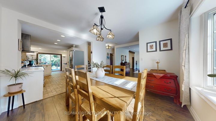Photo 12 at 819 Melton Drive, Lakeview, Mississauga