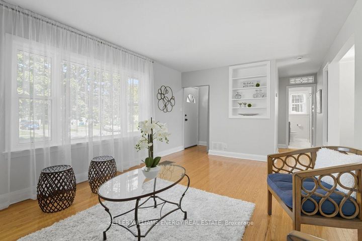 Photo 4 at 233 Greenwood Avenue, Vanier, Oshawa