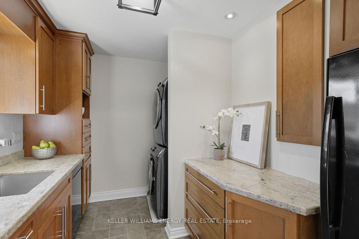 Photo 9 at 233 Greenwood Avenue, Vanier, Oshawa