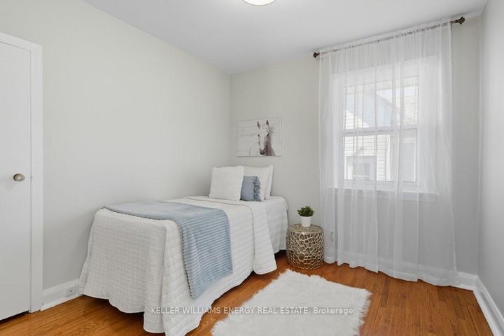 Photo 11 at 233 Greenwood Avenue, Vanier, Oshawa