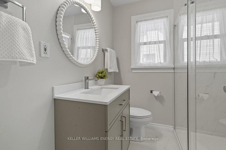Photo 12 at 233 Greenwood Avenue, Vanier, Oshawa