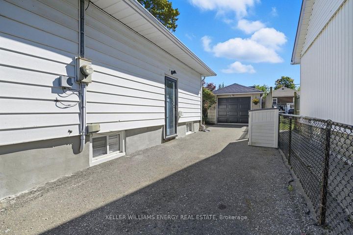 Photo 13 at 233 Greenwood Avenue, Vanier, Oshawa
