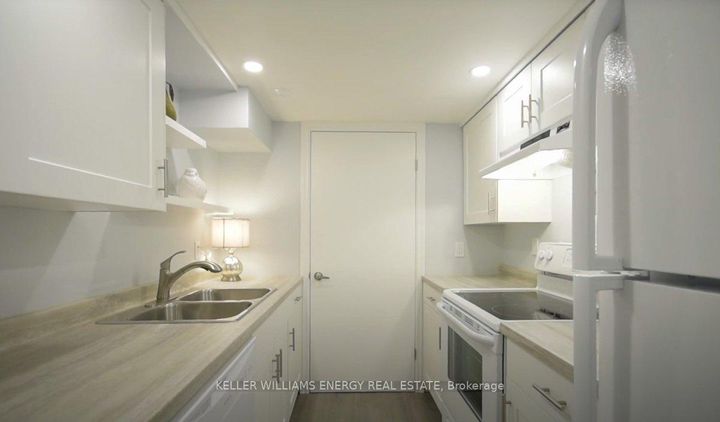Photo 17 at 233 Greenwood Avenue, Vanier, Oshawa