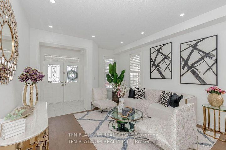 Photo 3 at 46 Levendale Court, Bram East, Brampton