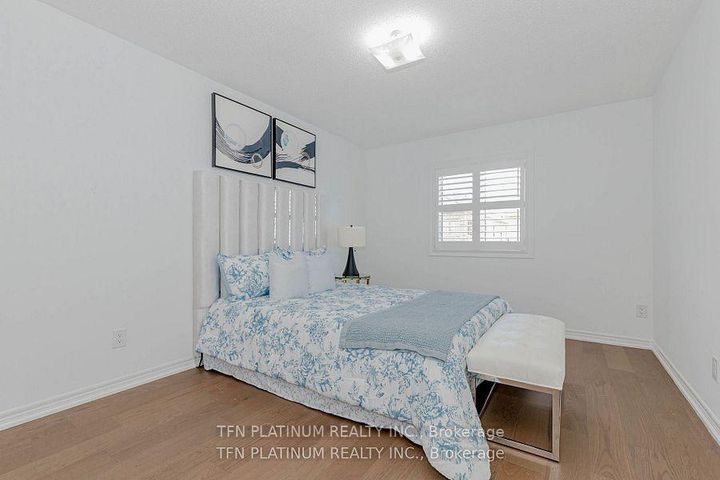 Photo 19 at 46 Levendale Court, Bram East, Brampton