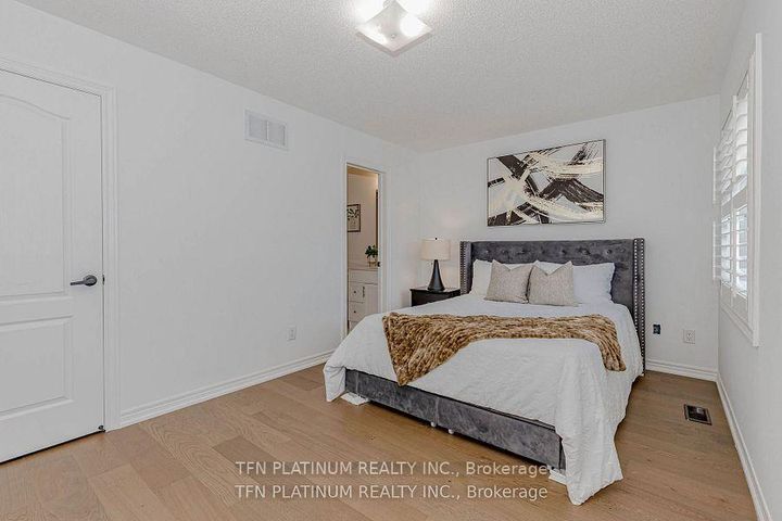 Photo 25 at 46 Levendale Court, Bram East, Brampton
