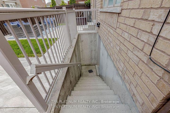Photo 28 at 46 Levendale Court, Bram East, Brampton