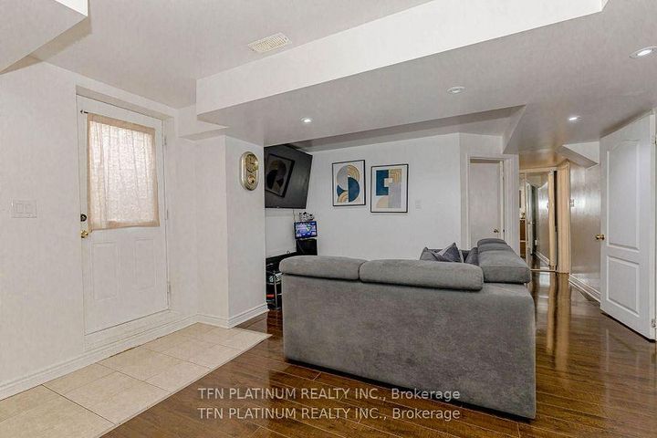 Photo 34 at 46 Levendale Court, Bram East, Brampton