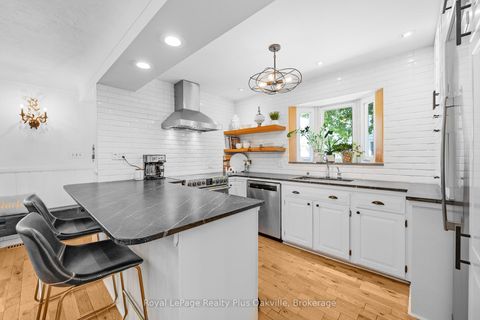 Photo 13 at 2386 Rebecca Street, BR Bronte, Oakville