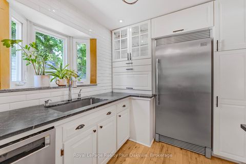 Photo 15 at 2386 Rebecca Street, BR Bronte, Oakville