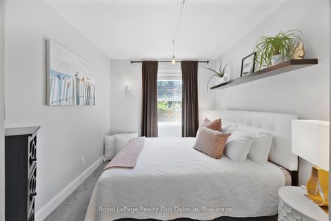 Photo 17 at 2386 Rebecca Street, BR Bronte, Oakville