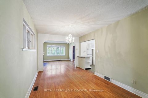 Photo 5 at 531 Soudan Avenue, Mount Pleasant East, Toronto