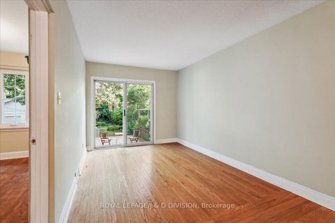 Photo 6 at 531 Soudan Avenue, Mount Pleasant East, Toronto
