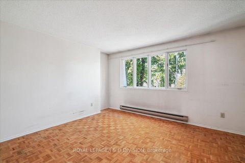 Photo 9 at 531 Soudan Avenue, Mount Pleasant East, Toronto