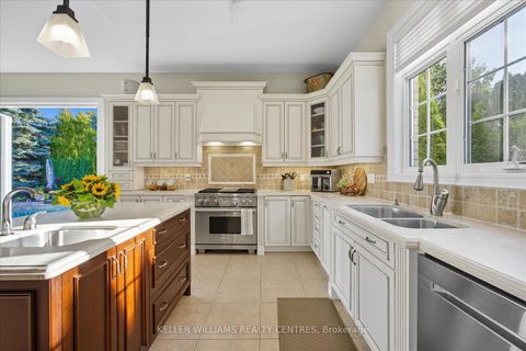 Photo 13 at 72 Duncton Wood Crescent, Hills of St Andrew, Aurora