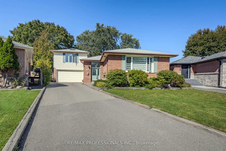 Photo 0 at 16 Monet Avenue, Etobicoke West Mall, Toronto