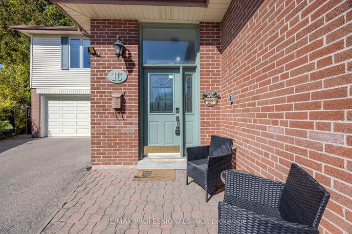 Photo 2 at 16 Monet Avenue, Etobicoke West Mall, Toronto