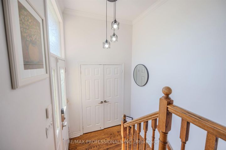 Photo 4 at 16 Monet Avenue, Etobicoke West Mall, Toronto