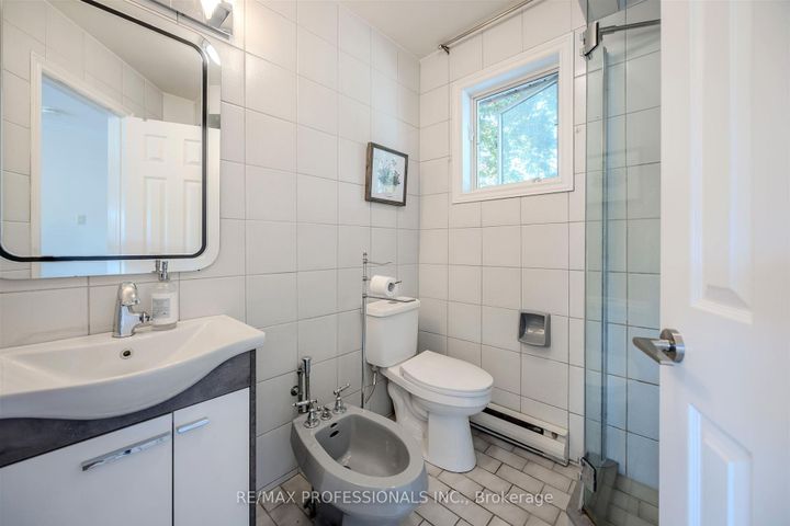 Photo 19 at 16 Monet Avenue, Etobicoke West Mall, Toronto