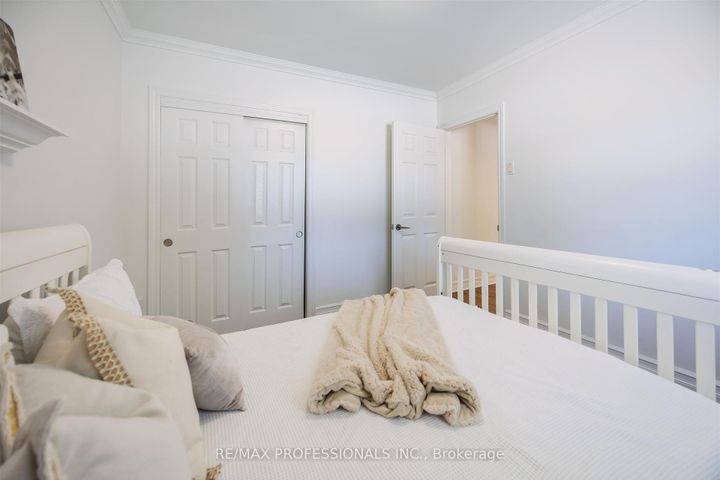 Photo 22 at 16 Monet Avenue, Etobicoke West Mall, Toronto