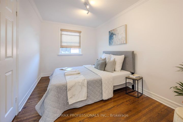 Photo 23 at 16 Monet Avenue, Etobicoke West Mall, Toronto