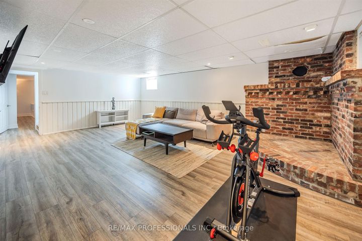 Photo 28 at 16 Monet Avenue, Etobicoke West Mall, Toronto