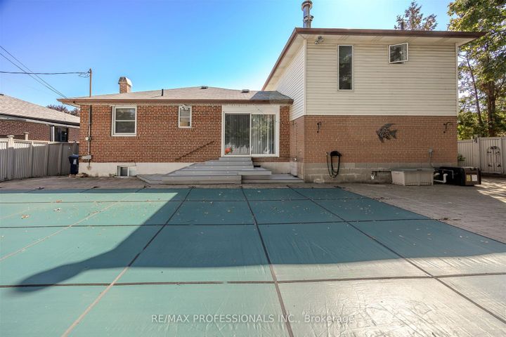 Photo 35 at 16 Monet Avenue, Etobicoke West Mall, Toronto