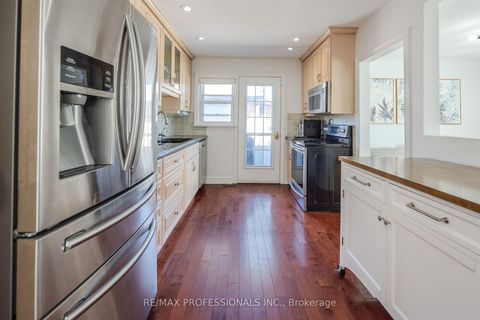 Photo 8 at 16 Monet Avenue, Etobicoke West Mall, Toronto
